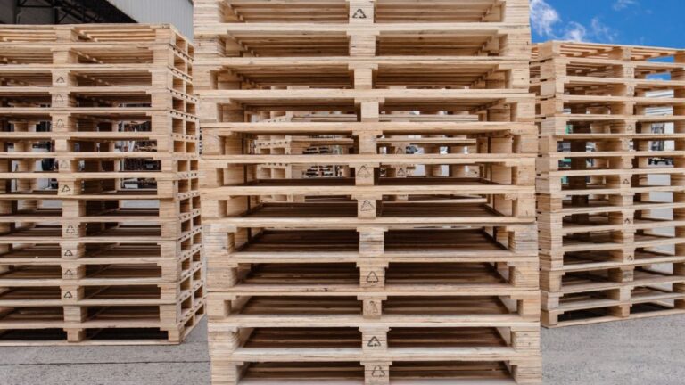 Palettes en bois gratuites chez Brico Dépôt