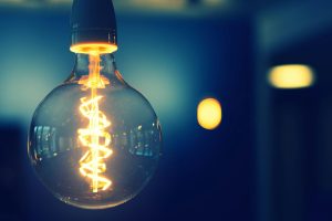 Ampoule qui s’éteint et se rallume