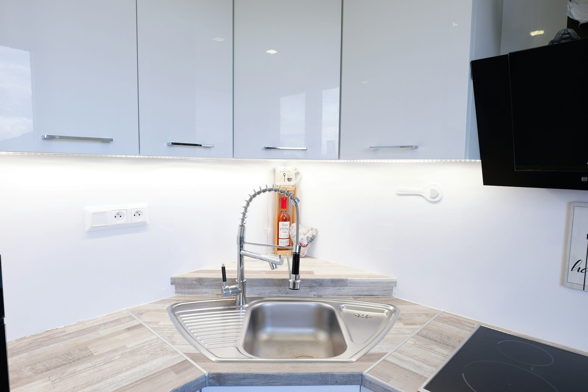Faire une jonction de plan de travail invisible