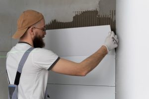 Poser du carrelage mural