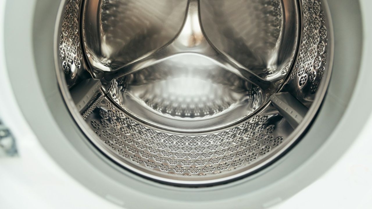 Résidus gris dans la machine à laver