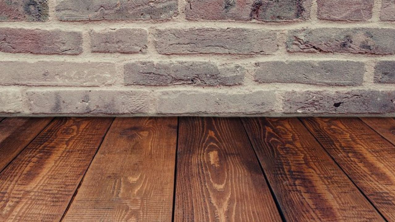 Plancher sur terre battue