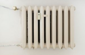 Peindre un radiateur en fonte